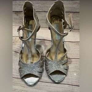 Blue By Betsey Johnson SB-Tee Silver Glitter Dress Stiletto Heels WOMENS 6